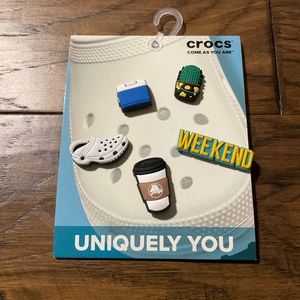 New Crocs Jibbitz Weekend 5 pack